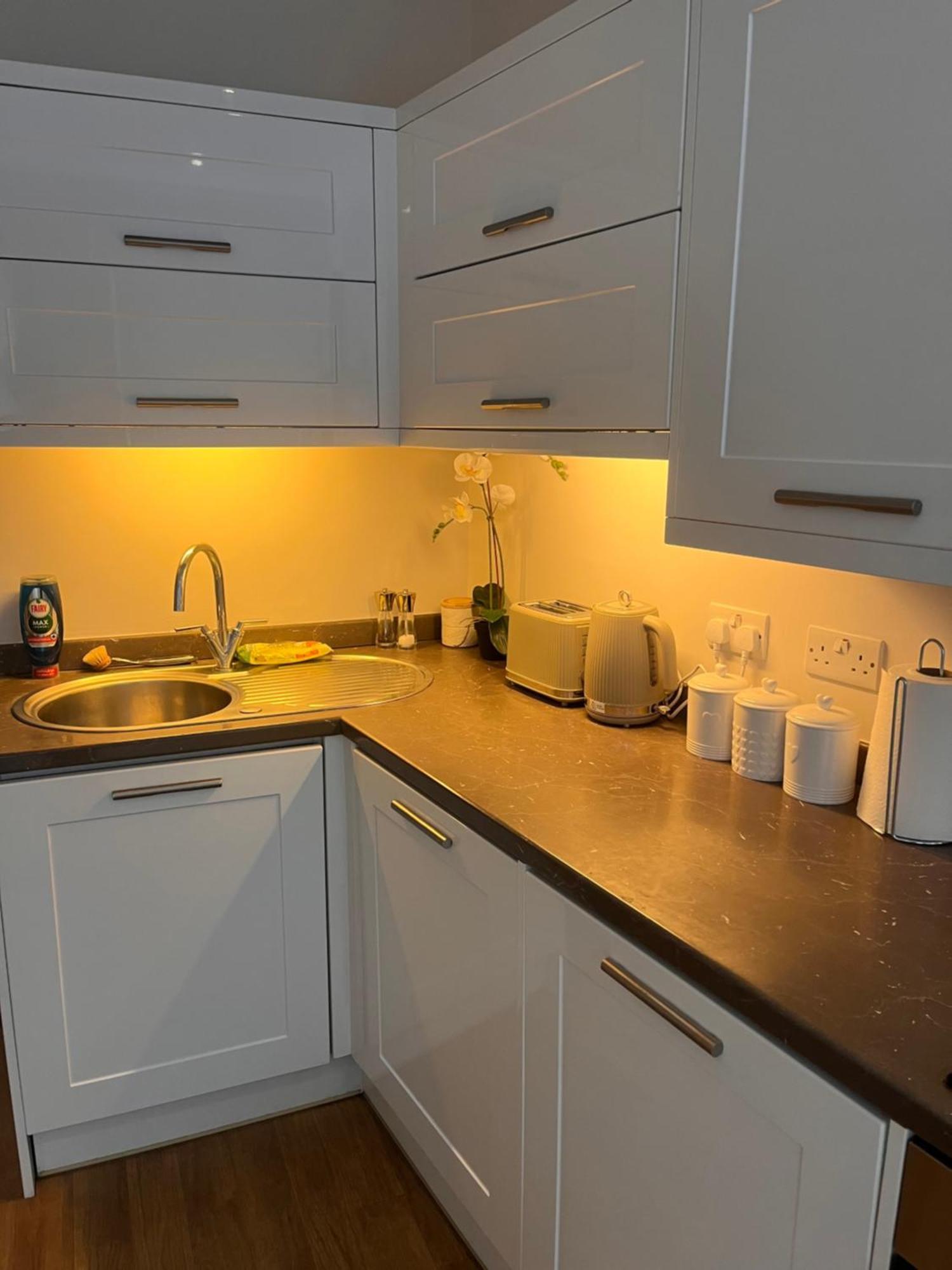 Central Private 1 Bed Flat Reading Ngoại thất bức ảnh